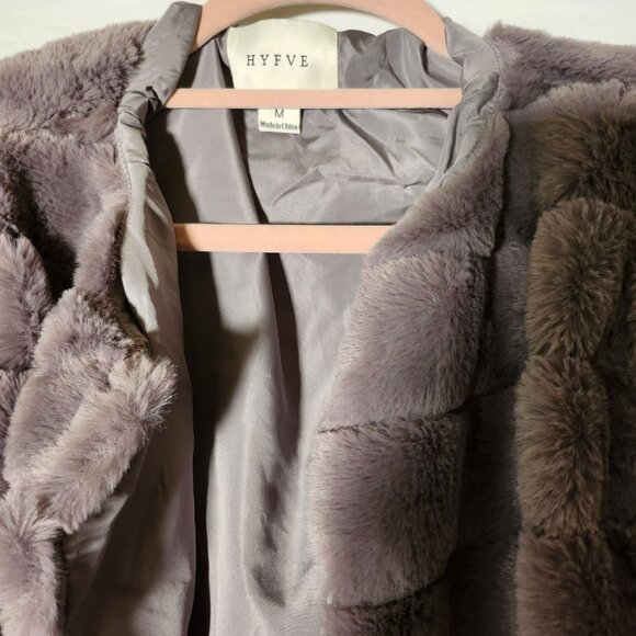 Hyfve Women's Medium Glam Sexy Faux Fur Jacket In Lavender gray Cropped Jacket - Picture 6 of 6